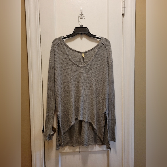 Free People Tops - Free People Gray Frayed Hem Long Sleeve Oversized Top Women's Size S